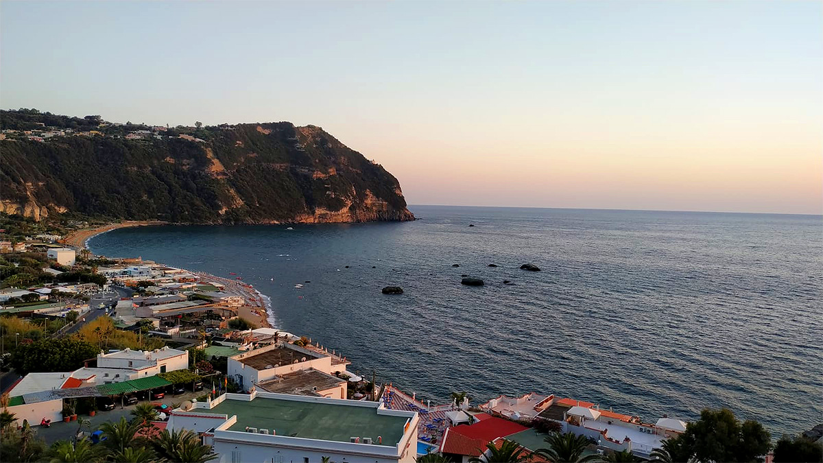 Forio d'Ischia, sulla baia di Citara